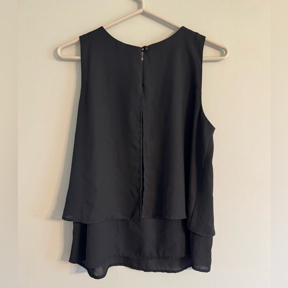 2/$10Free to Fly Embellished top - Picture 4 of 4